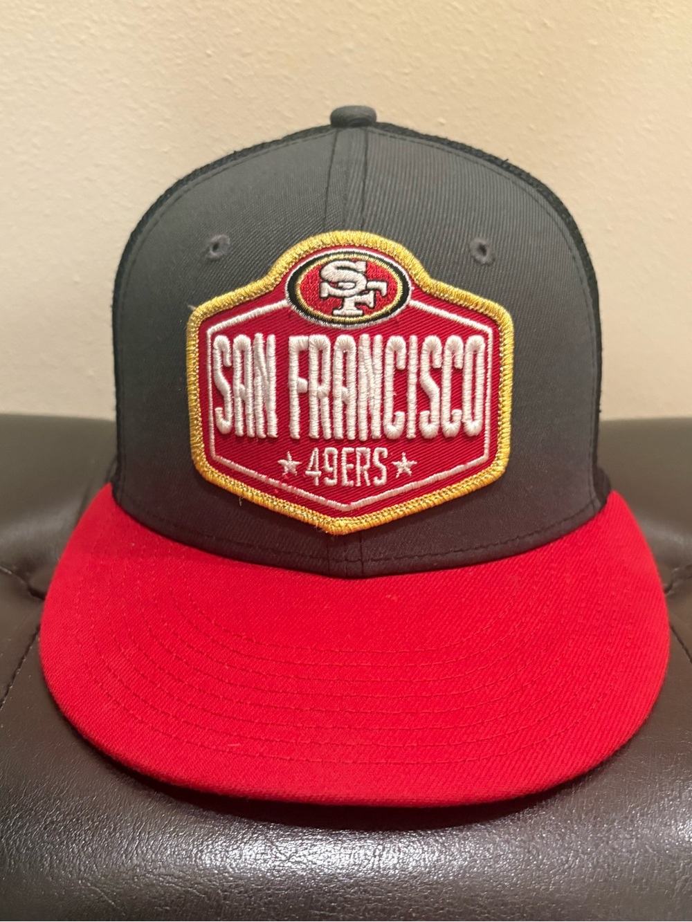 New Era San Francisco 49ers draft edition fitted cap, size 7 1/8, EUC